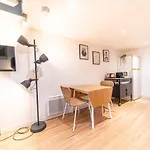 Charming Pied-a-terre For 4 People In The Brotteaux Part Dieu Area Lyon