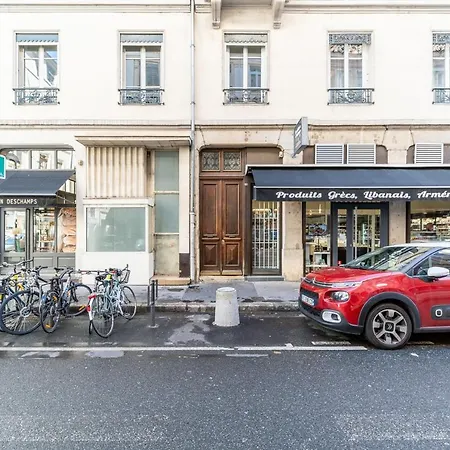 Charming Pied-a-terre For 4 People In The Brotteaux Part Dieu Area Lejlighed