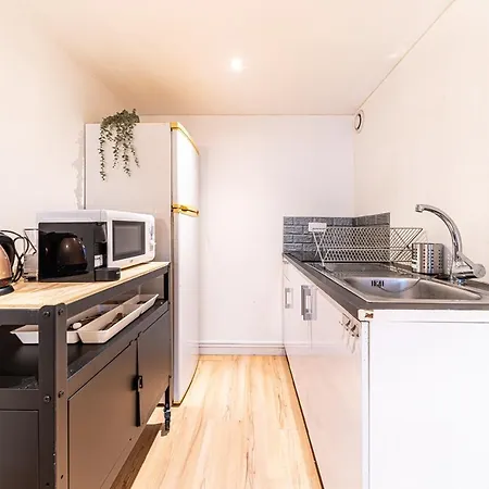 Charming Pied-a-terre For 4 People In The Brotteaux Part Dieu Area
