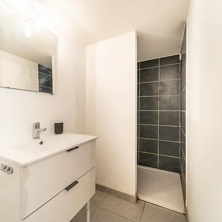 Charming Pied-a-terre For 4 People In The Brotteaux Part Dieu Area