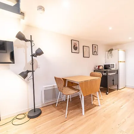 Charming Pied-a-terre For 4 People In The Brotteaux Part Dieu Area Lyon